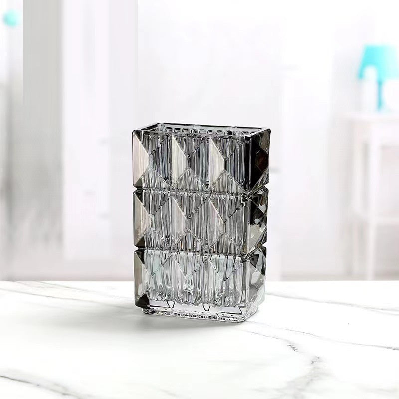 No. 01 Crystal Vase – A Statement in Simplicity